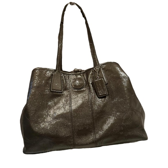 Shiny silver medium shoulder bag. With blue lining and silver hardware. - Picture 1 of 9